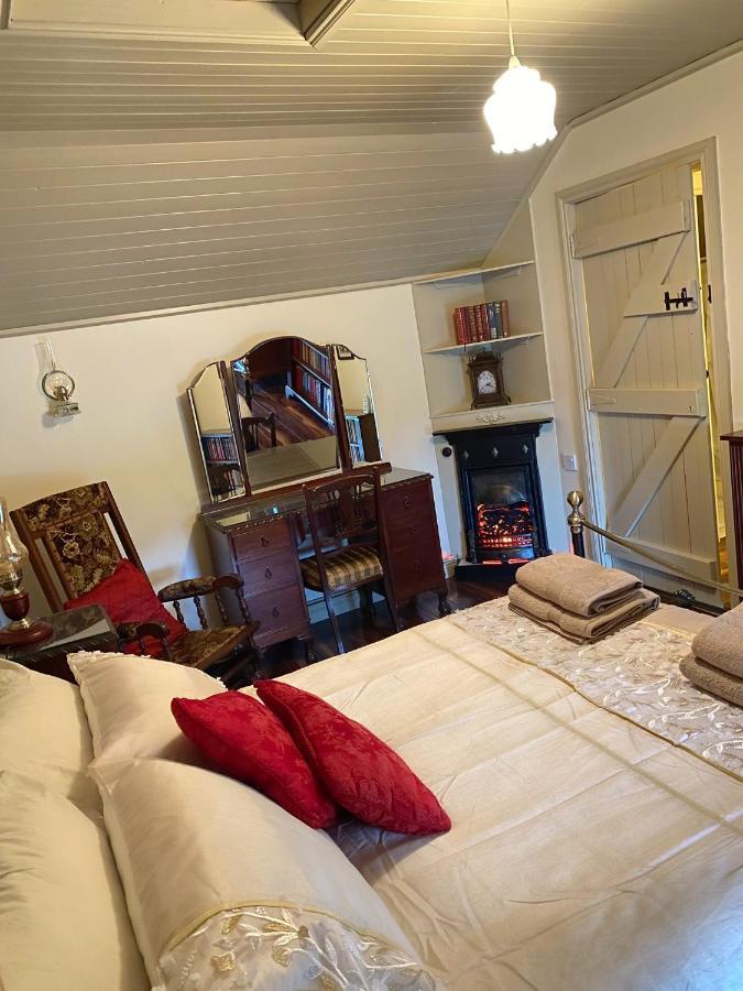 Nellie'S Farmhouse คาร์ลิงฟอร์ด ภายนอก รูปภาพ
